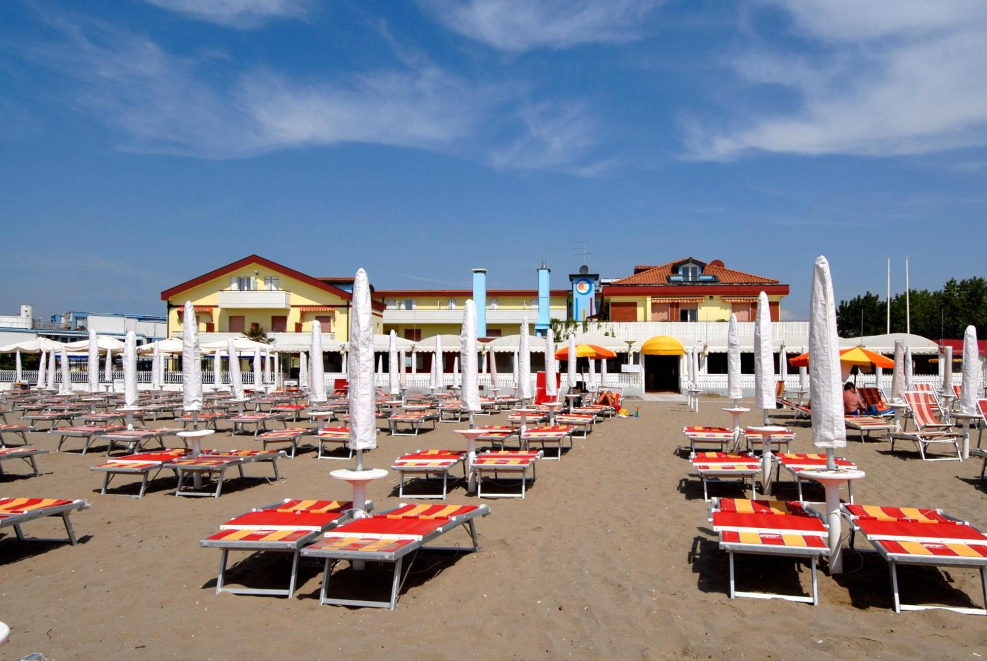 Hotel Righetto Fronte Mare Cavallino-Treporti Buitenkant foto