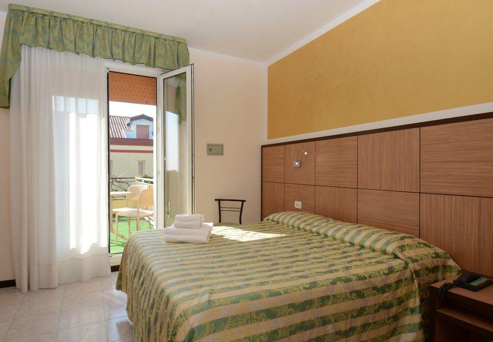 Hotel Righetto Fronte Mare Cavallino-Treporti Buitenkant foto