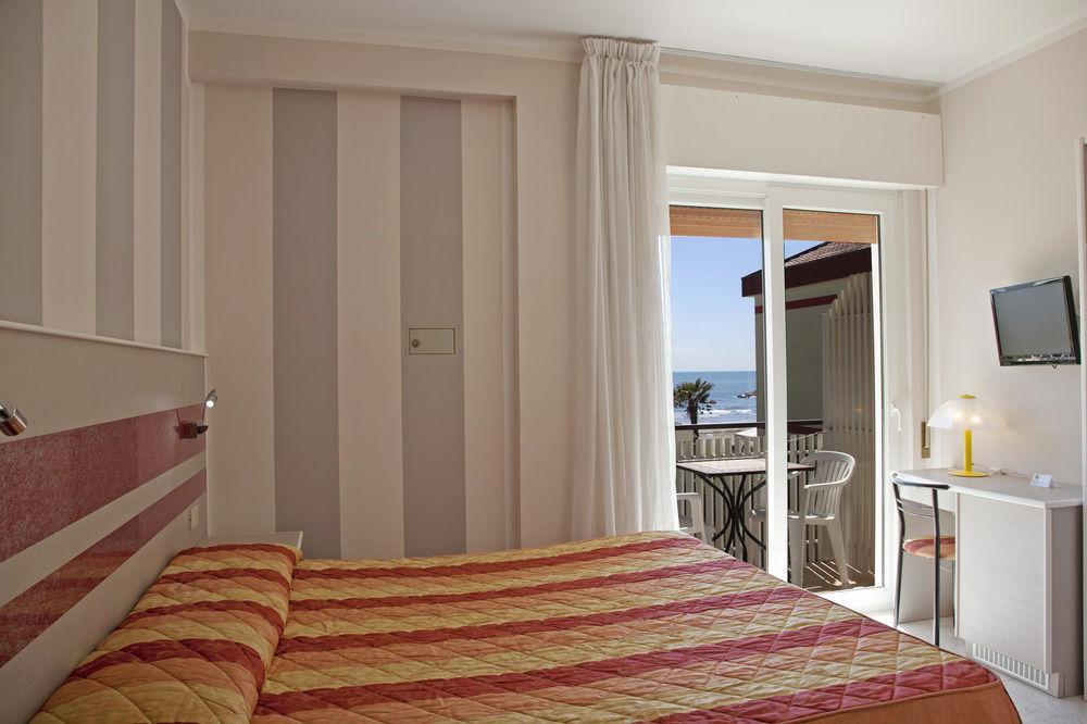 Hotel Righetto Fronte Mare Cavallino-Treporti Buitenkant foto