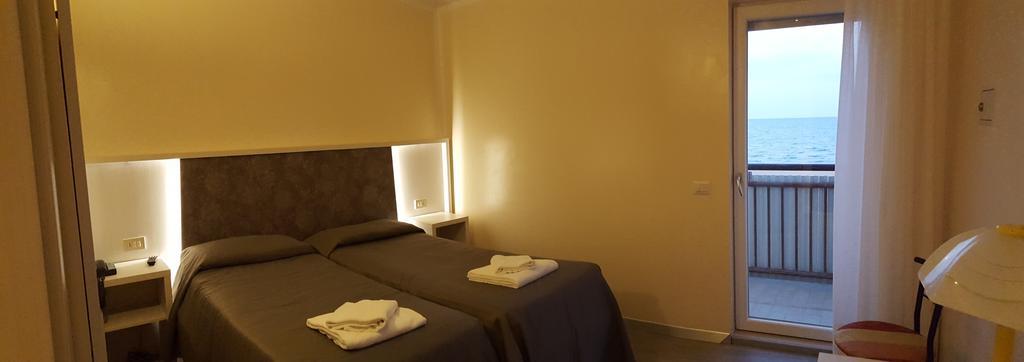 Hotel Righetto Fronte Mare Cavallino-Treporti Buitenkant foto