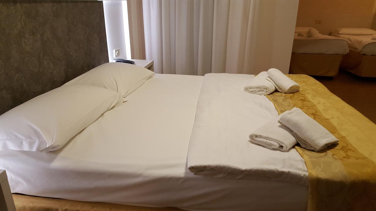 Hotel Righetto Fronte Mare Cavallino-Treporti Buitenkant foto